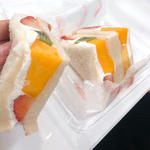 フルーツサンドイッチ（8切れ）(ホットケーキパーラー フルフル 赤坂店 （Fru-Full）)
