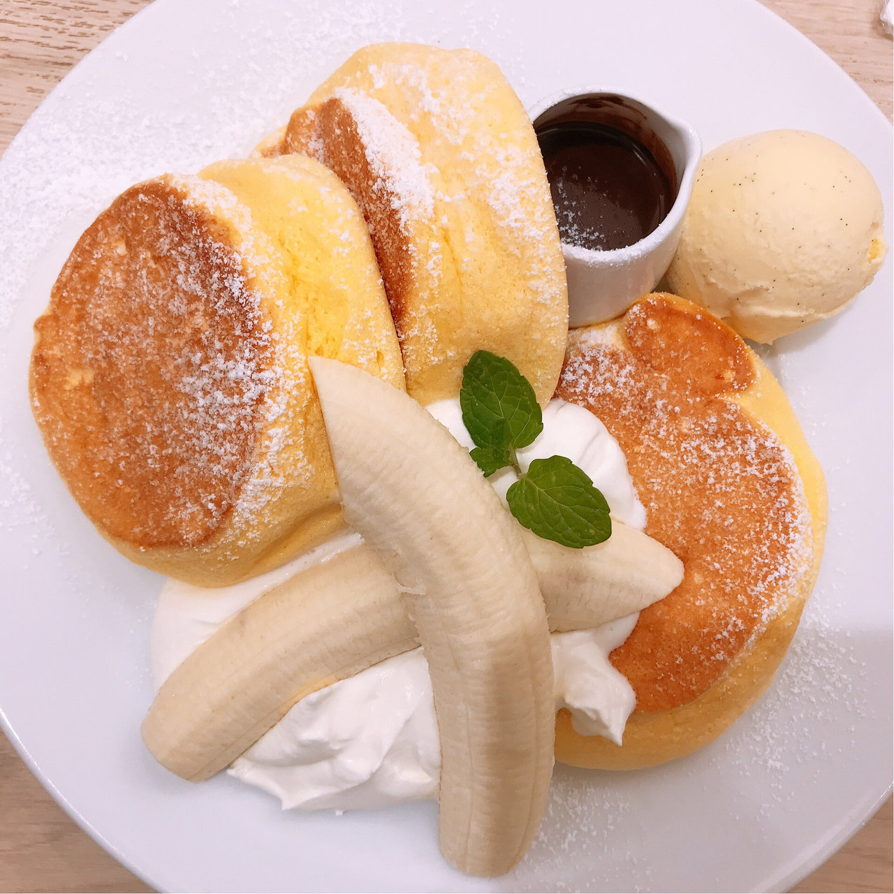 バナナホイップパンケーキチョコソース添え 幸せのパンケーキ 池袋店 の口コミ一覧 おいしい一皿が集まるグルメコミュニティサービス Sarah