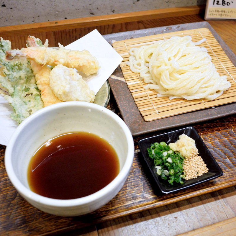 季節の天ぷらざる(明水亭 （めいすいてい）)