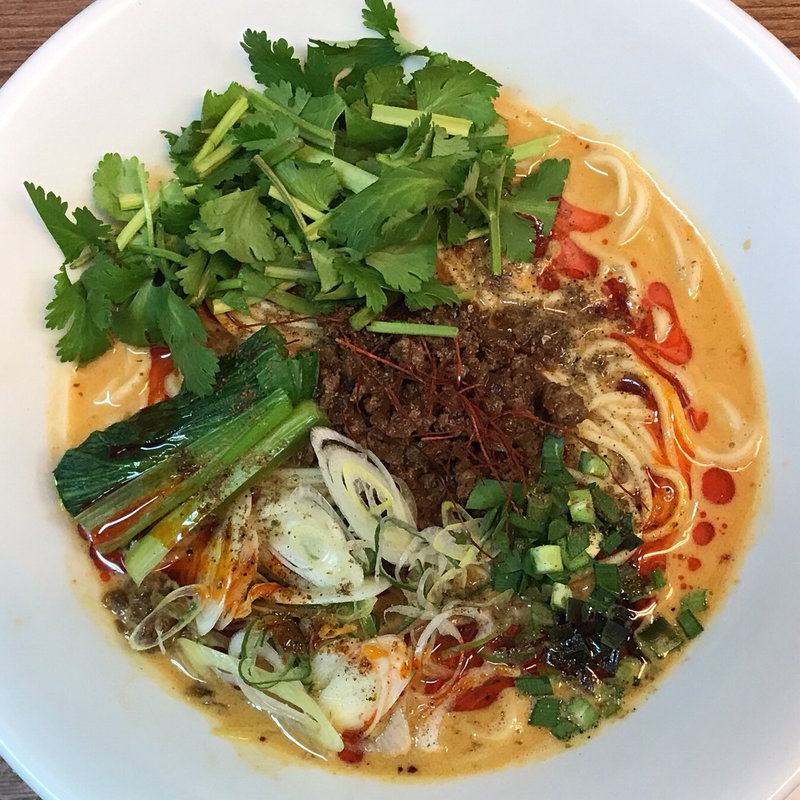 金魚担々麺（汁なし担々麺）(Kingyo noodles)