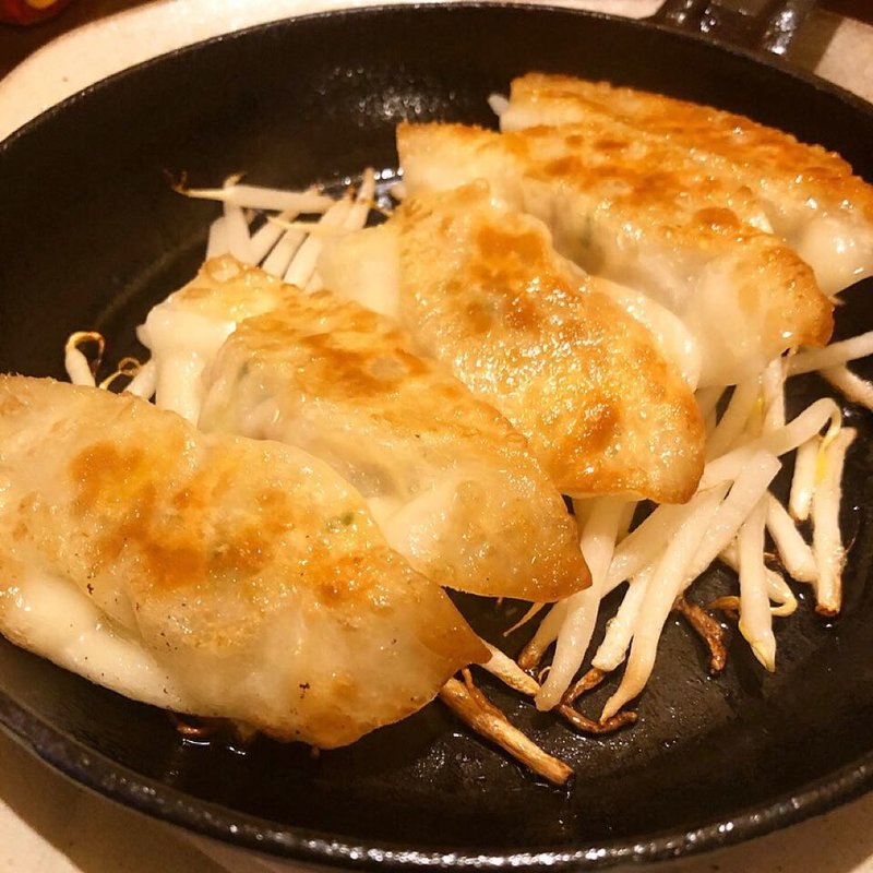 餃子(ピンクのヨイドレ鯨)