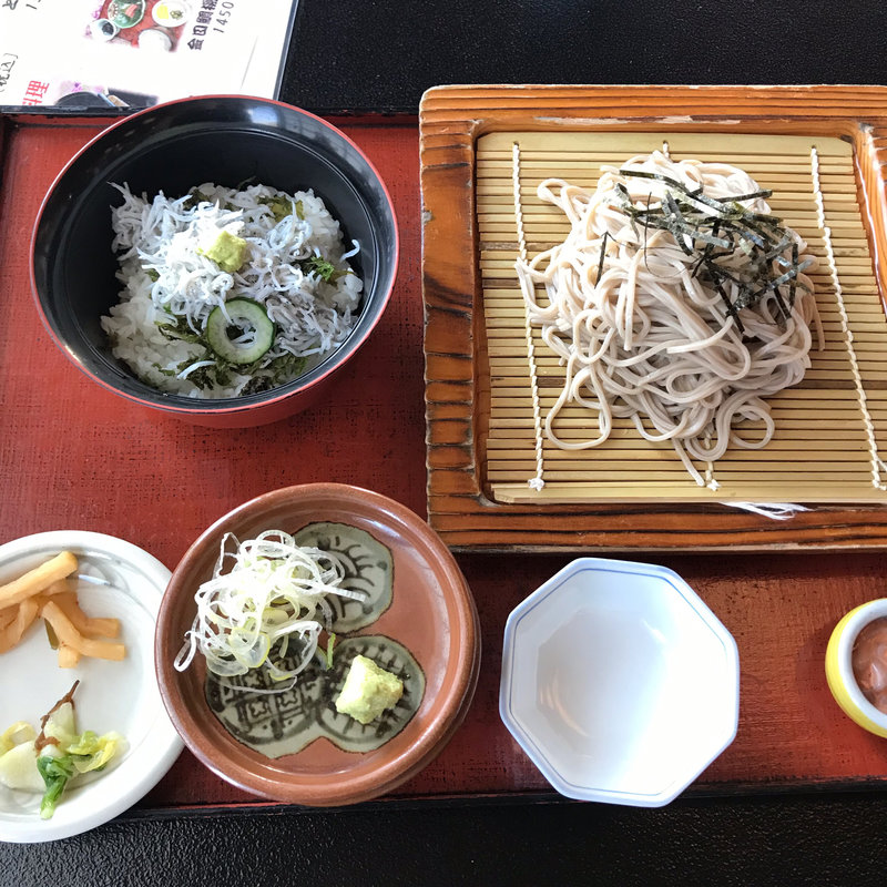 蕎麦としらす小丼膳(伊豆オレンヂセンター （イズ オレンヂセンター）)