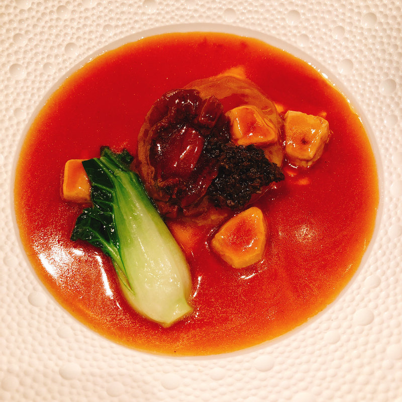 フカヒレ姿と干し鮑の煮込み フォアグラとかき油のソース(mal D'amour)