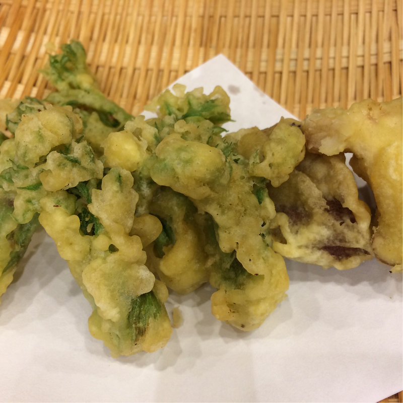 タラの芽とフキノトウとしいたけの天ぷら(玉寿司 )