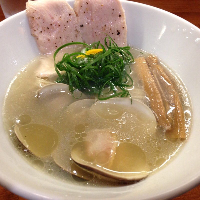 鳥と蛤の塩らぁめん(醤油と貝と麺 そして人と夢 )