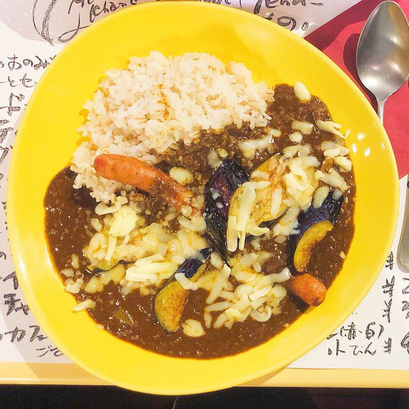 キーマカレー ソーセージ、とろけるチーズトッピング(アッチャカーナ)