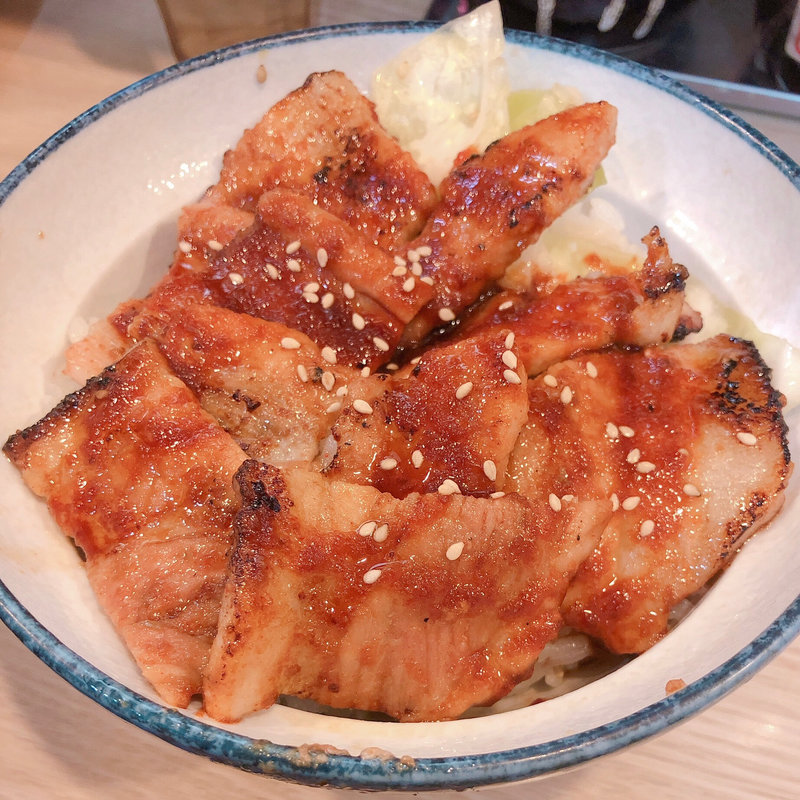 やみつき丼豚(播州ホルモン鍋 ほんまる)