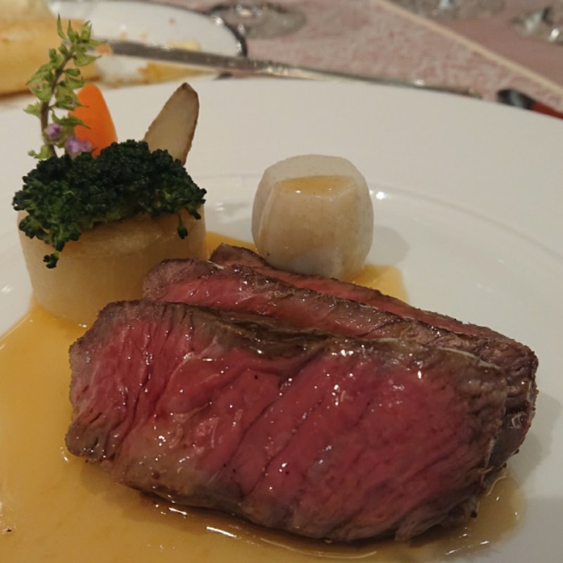 国産牛ロースのグリエ(アニヴェルセル 表参道)
