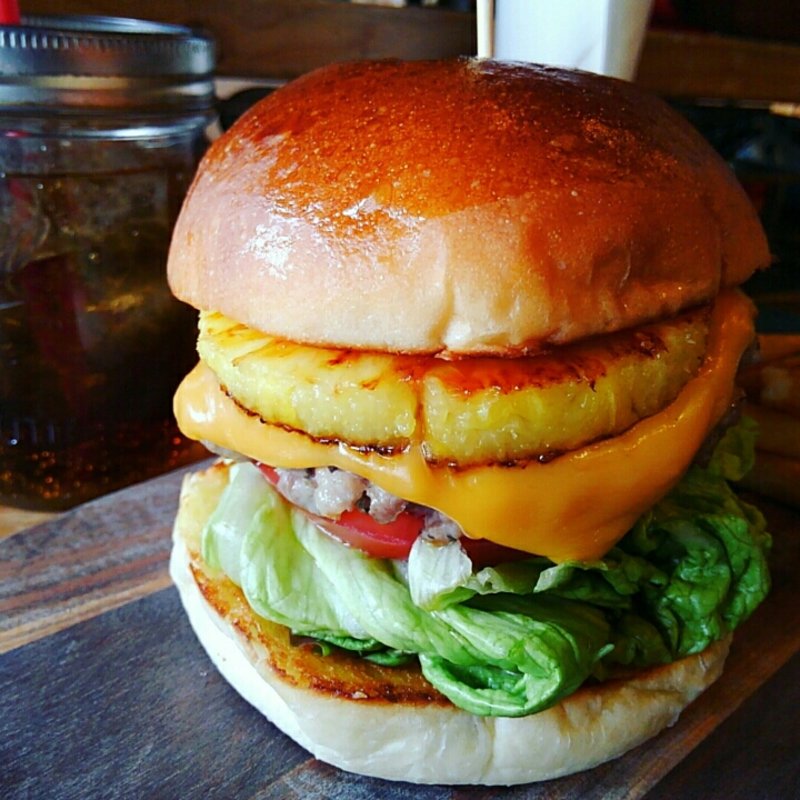パイナップルチーズバーガー(ガクヤバーガー （GAKUYA BURGER）)