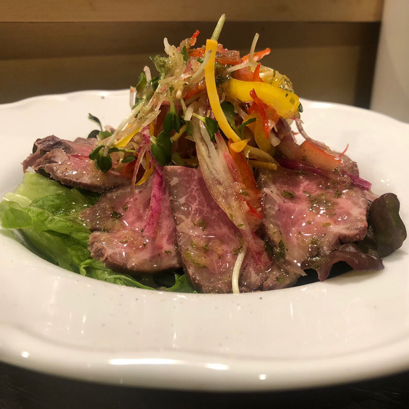 ローストビーフといろいろ野菜のサラダ(中洲流)