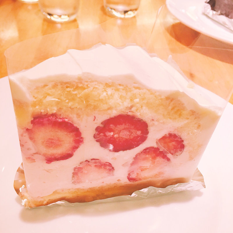 苺のプレミアムドーム(ティーハウス リプトン 三条本店 )