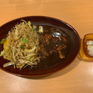 鶏野菜炒めカレー(みぼうじんカレー)