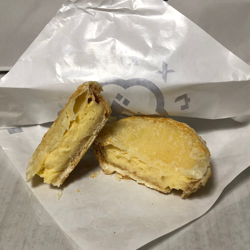 パイに包まれたチーズタルト(ウメダチーズラボ)