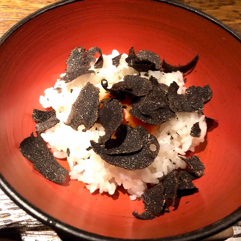 トリュフ卵かけご飯(Na Camo guro (なかもぐろ))