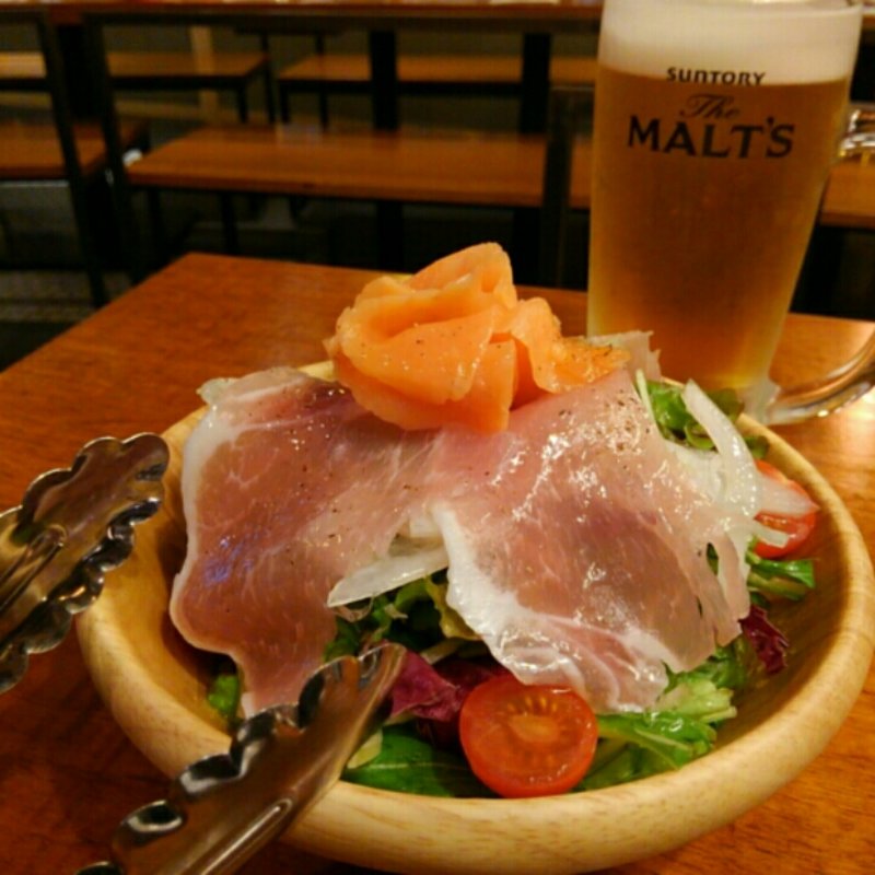 サーモン生ハムサラダ(串カツ・ホルモン ニュー朝日 梅田お初天神店)