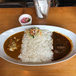 ビーフとバターチキン(FORRESTER Spice and Music)