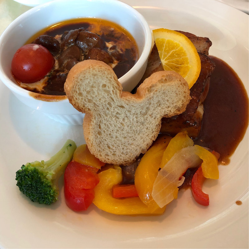 ディズニーキャラクターダイニング(S.S.コロンビア・ダイニングルーム)