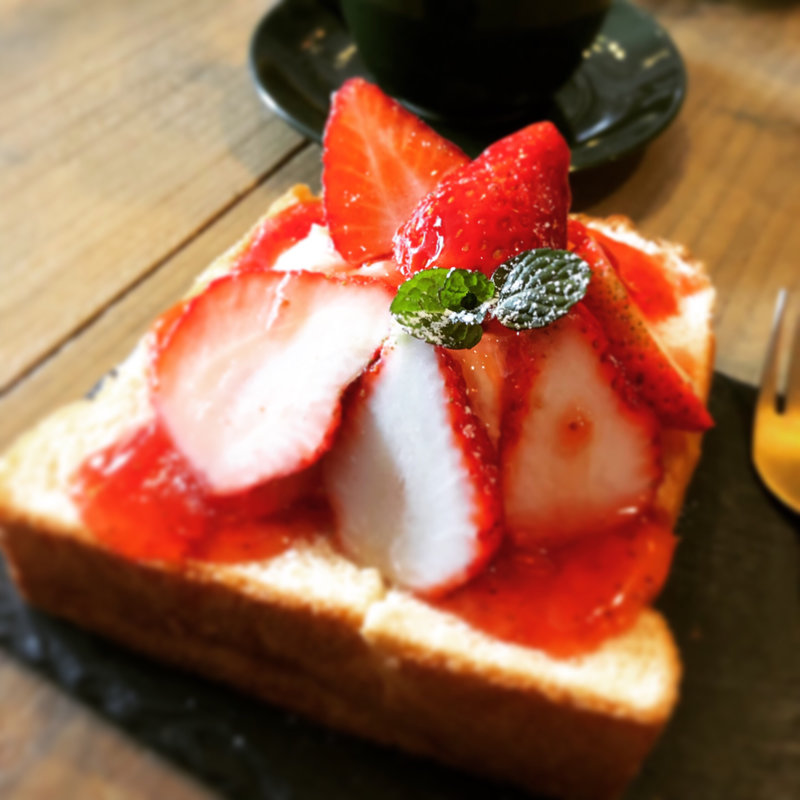 いちごオープンサンド(progress)