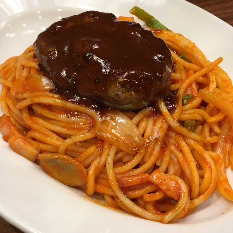 ハンバーグ乗せナポリタン(ハチ 仙台駅店 )