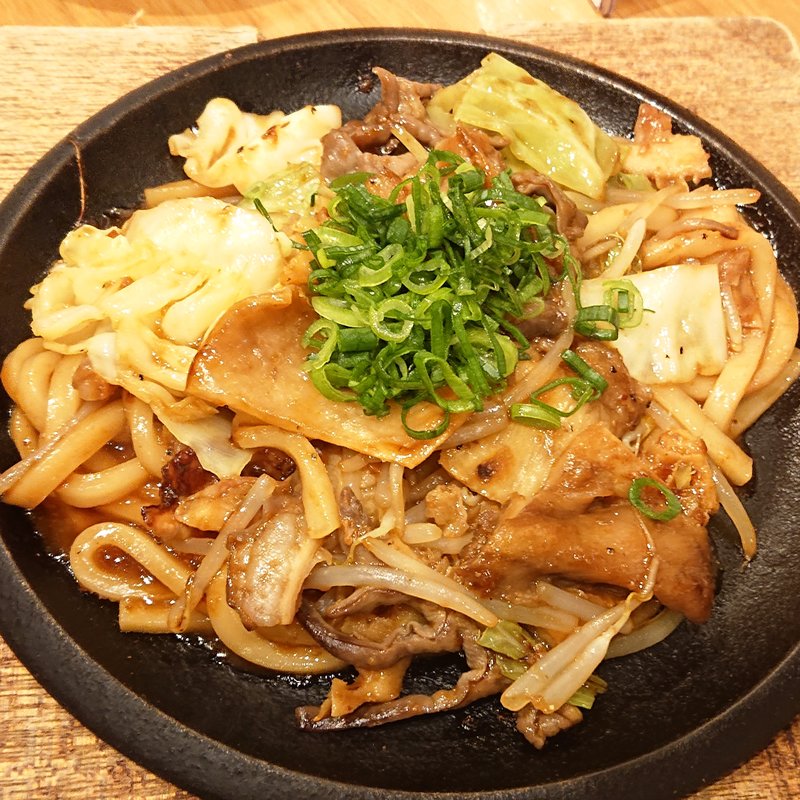 名物 ホルモン焼うどん(鉄板酒場 鐵一 溝の口店)