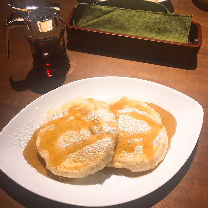 “むさしの森珈琲特製”ふわっとろパンケーキ (蜂蜜入メイプルシロップ添え)(むさしの森珈琲 福井若杉店)