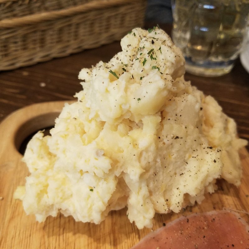 燻製ポテトサラダ(塊 KATAMARI ミートバル)