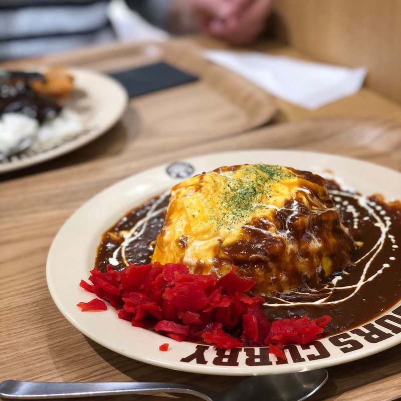 オムカレー(100時間カレー LECT)