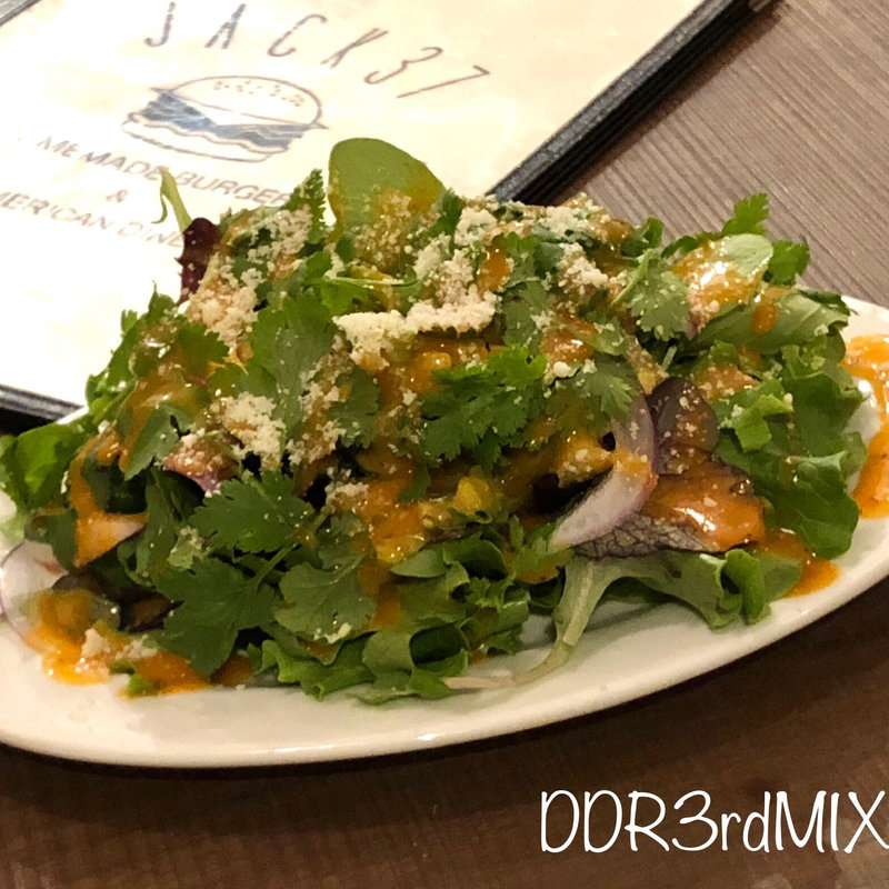 バリネスパクチーサラダ(Jack37Burger （ジャックサンナナバーガー）)
