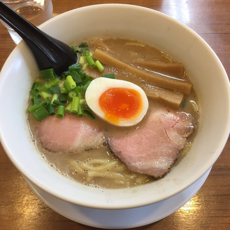 濃くとん 大盛り(あいつのラーメン かざぐるま)
