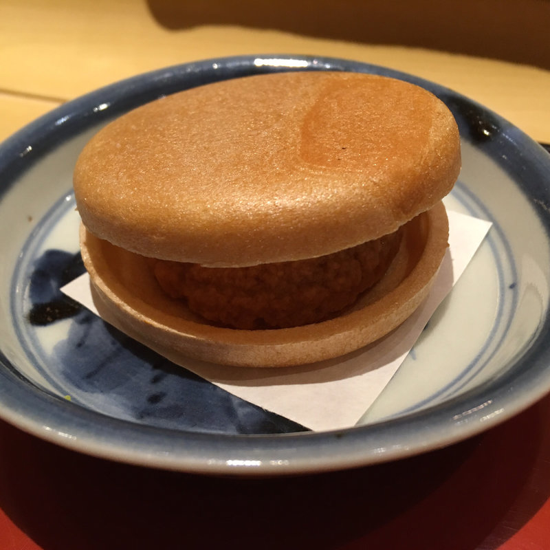 あん肝最中(鮨 かねさか パレスホテル東京)