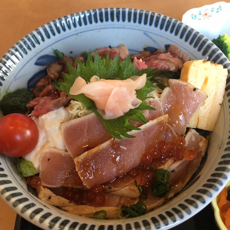 上州和牛とまぐろのWステーキ丼(ごはん処 みなと屋)