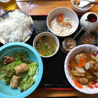 スペシャル混ぜ混ぜ麺(ベトナム酒場　ビアホイ )