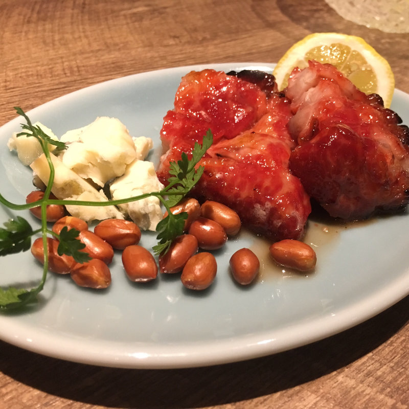 桜豚の広東風叉焼とブルーチーズ(大陸バル 隆麺)