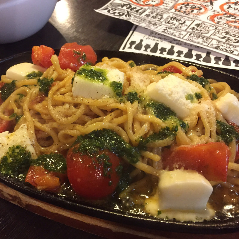 トマトとモッツァレラの焼きそば(哲剣)