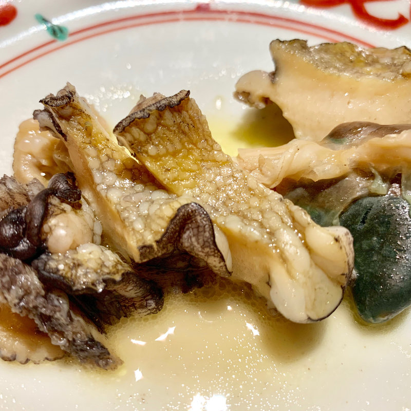 酒蒸し鮑の陶板焼き(下田大和館 （しもだやまとかん）)