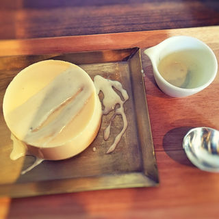 濃厚チーズプリン”Todome”(cheese and BAR(チーズ アンド バー))