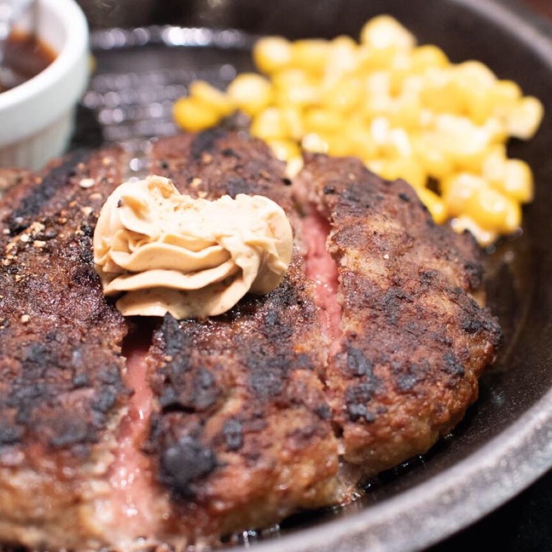 ワイルドハンバーグ 300g(いきなりステーキ ホテルモントレ姫路店)