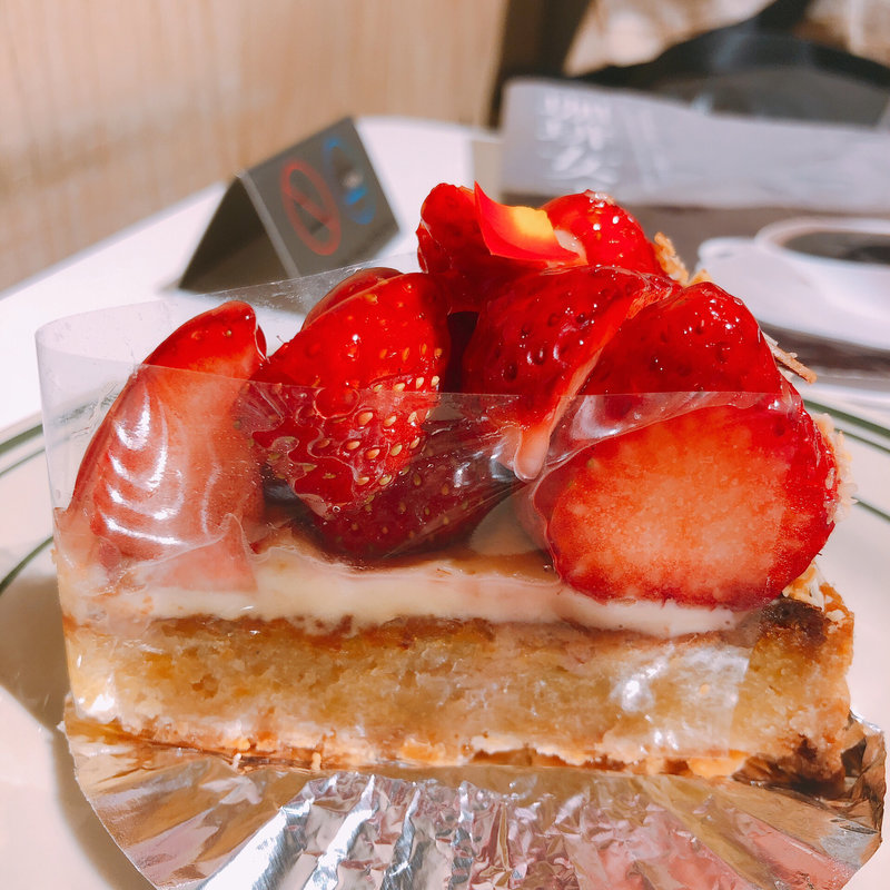 イチゴのタルト(REC RE:Coffee/car)