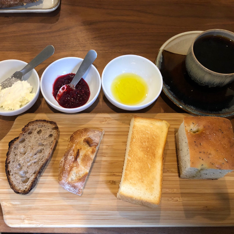 トーストセット(ぱんや 紺青)