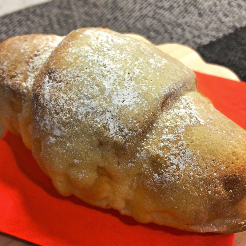 塩パン・オ・ザマンド(レアチーズ)(ヴィドフランス)