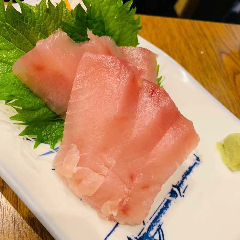 まぐろ刺し(鳥けい)