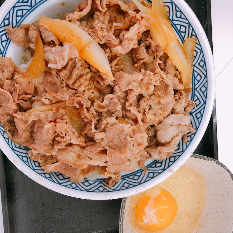 牛丼大盛り汁だく玉(吉野家 十三店)