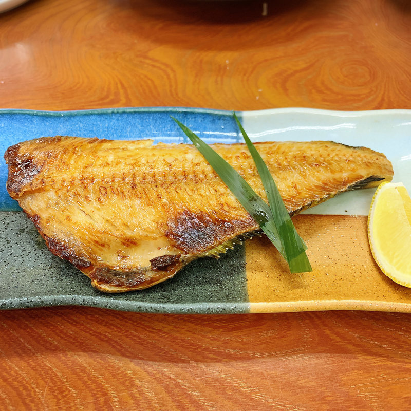 ホッケ半身(大衆割烹 藤八 （たいしゅうかっぽうとうはち）)