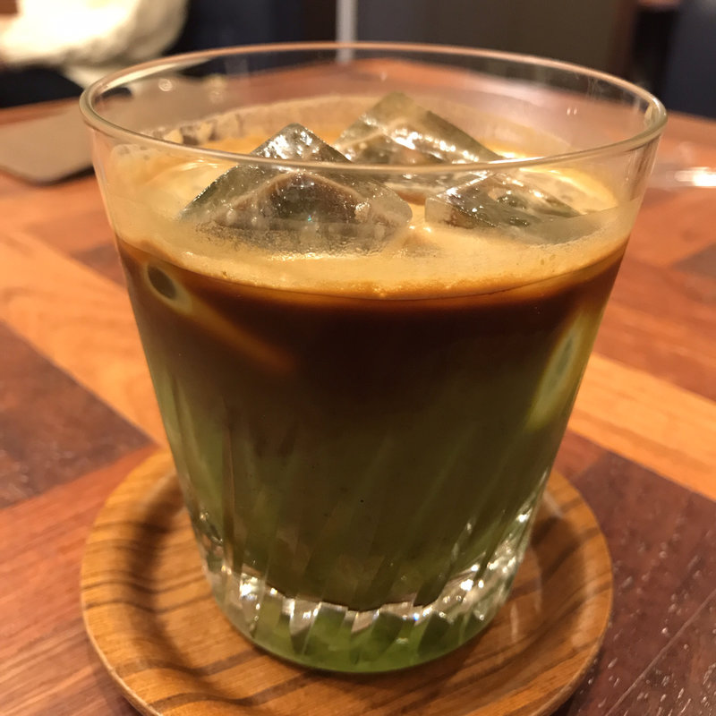 西尾抹茶カフェラテ(喫茶ゾウメシ)