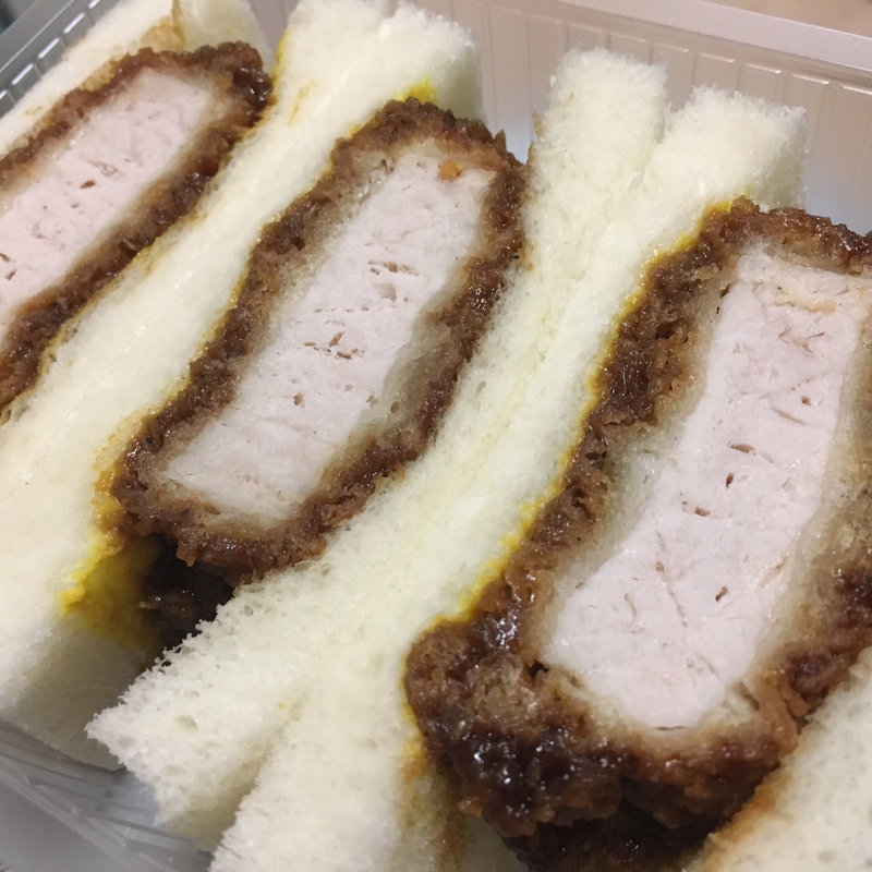 ロースカツサンド(ファミリーマート 札幌南２条西４丁目店)