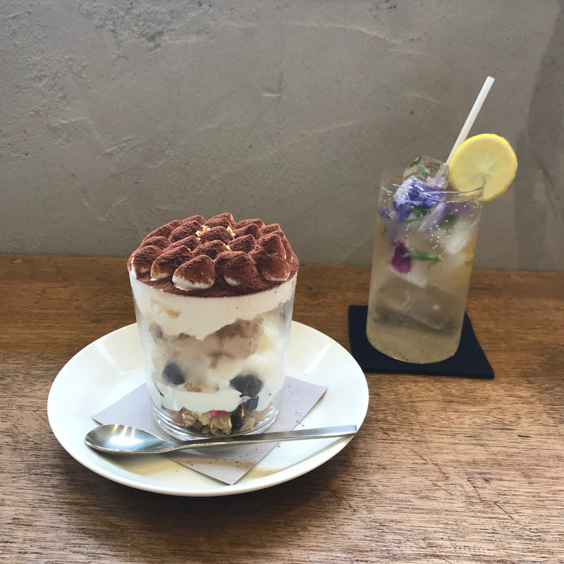 (マノ カフェ （mano cafe）)