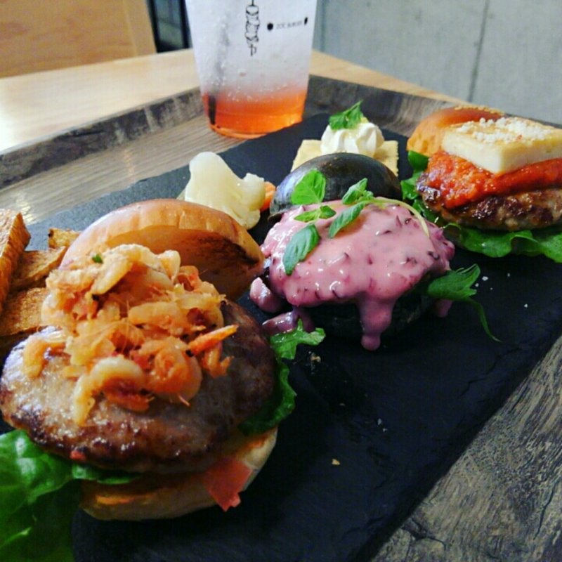 期間限定プレート(桜エビ、梅シソ、厚揚げアラビアータ)(ZOCバーガー 南森町店)