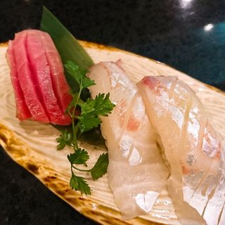 お寿司(トロ・タイ)(居魚屋なかた)
