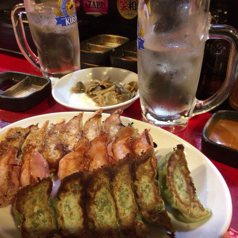 元祖にんにくぎょうざ、お野菜たっぷりヘルシー餃子、ぷりぷりピチピチ海老餃子(やすだや ウラなんば店)