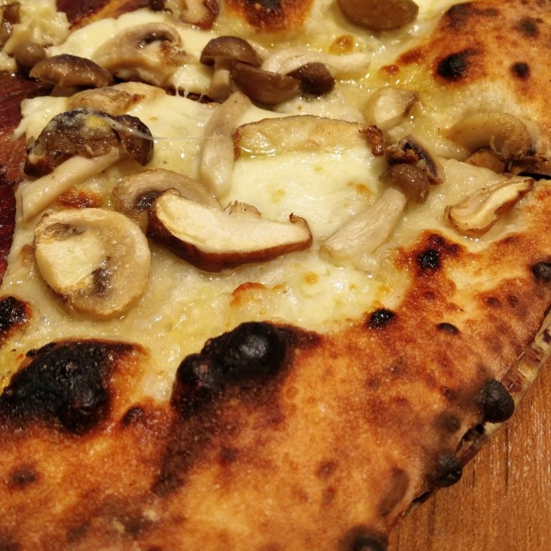 Funghi Bianco(PIZZERIA 32)